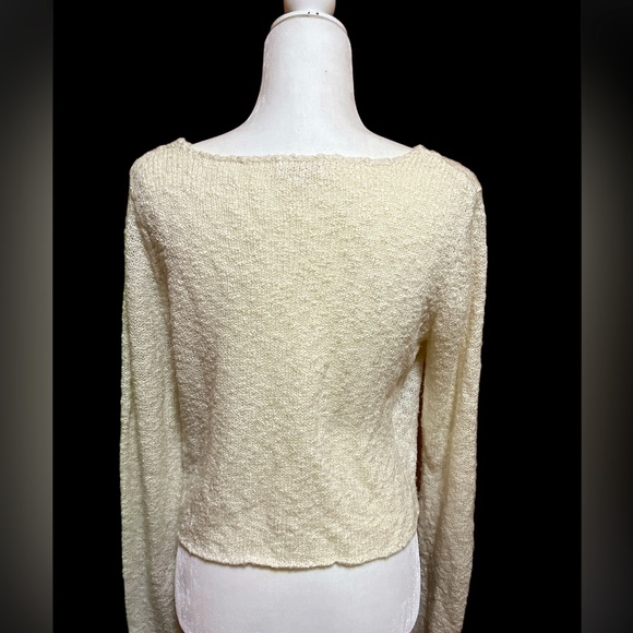 Cropped Sweater - Picture 3 of 3